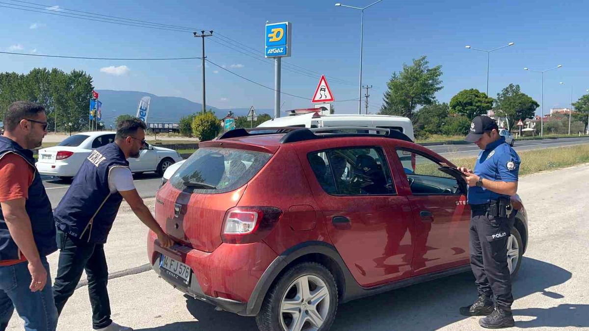 Bolu\'da Şehir Girişinde Araç Denetimi