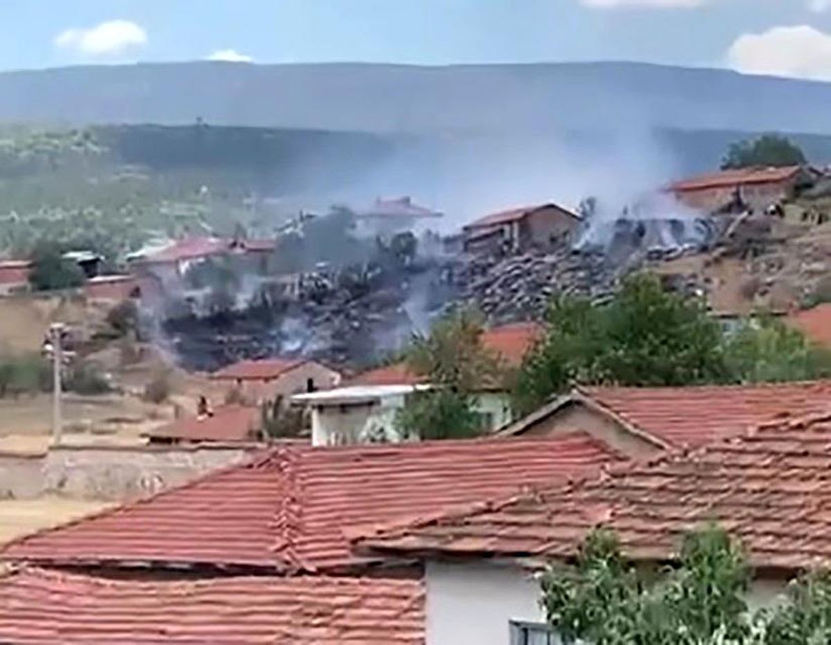 Tavşanlı\'da çıkan yangın kontrol altına alındı