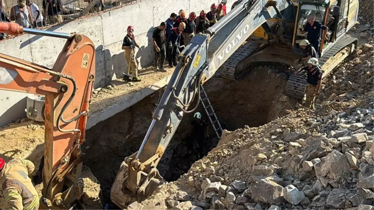 Tuzla\'da iki işçinin hayatını kaybettiği göçük faciasında 4 gözaltı