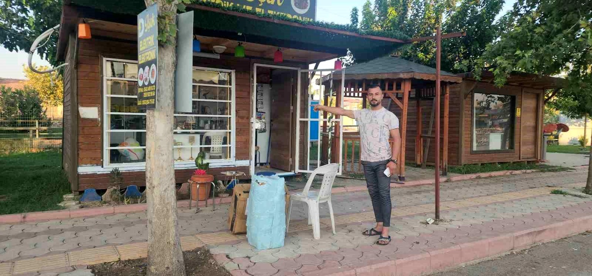Depremzedelerin ahşap iş yerine hırsızlık şoku