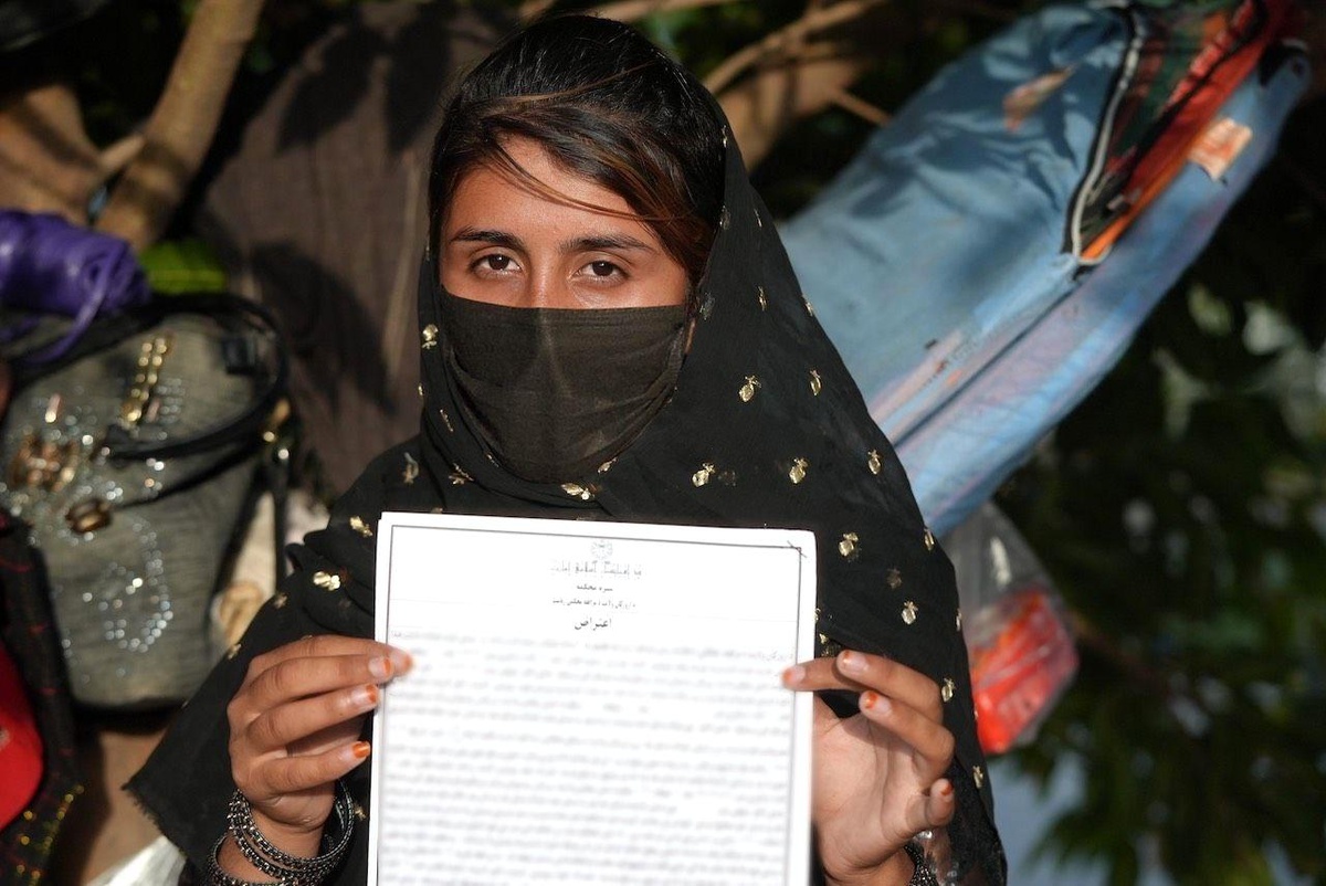 Taliban\'ın Şeriat Hukuku Değişiklikleri Kadınları Etkiliyor