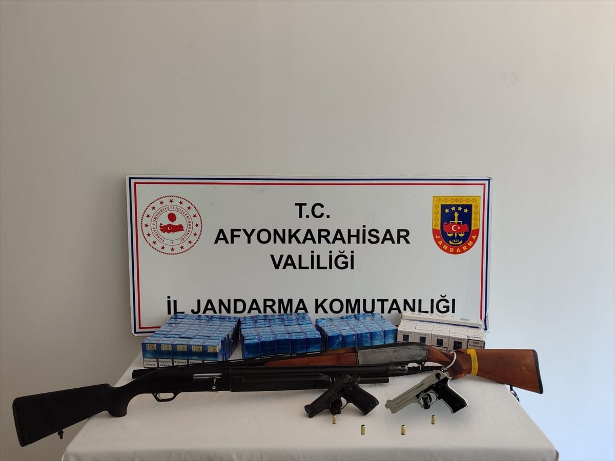 Afyonkarahisar\'da düğünde silahlarla havaya ateş açan 4 şüpheliye adli işlem başlatıldı