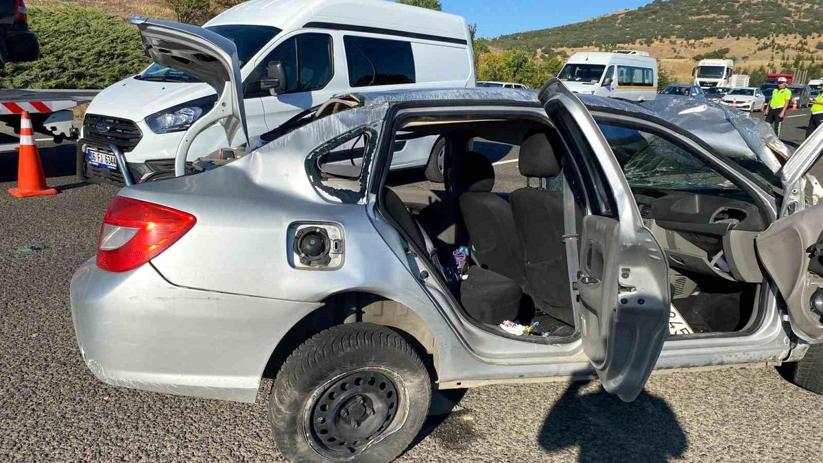 Ankara\'da Otomobil Kazası: 1 Kişi Hayatını Kaybetti