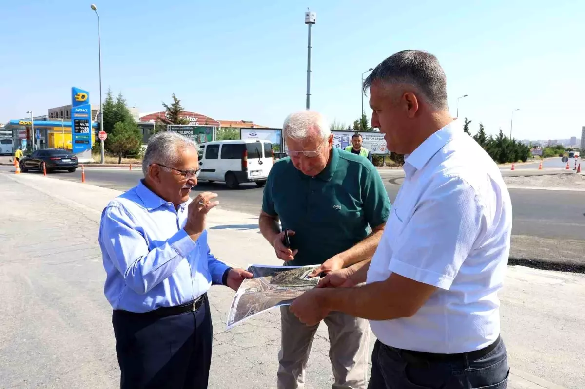 Kayseri\'de Kerkük Caddesi\'nde Asfalt Yenileme Çalışması