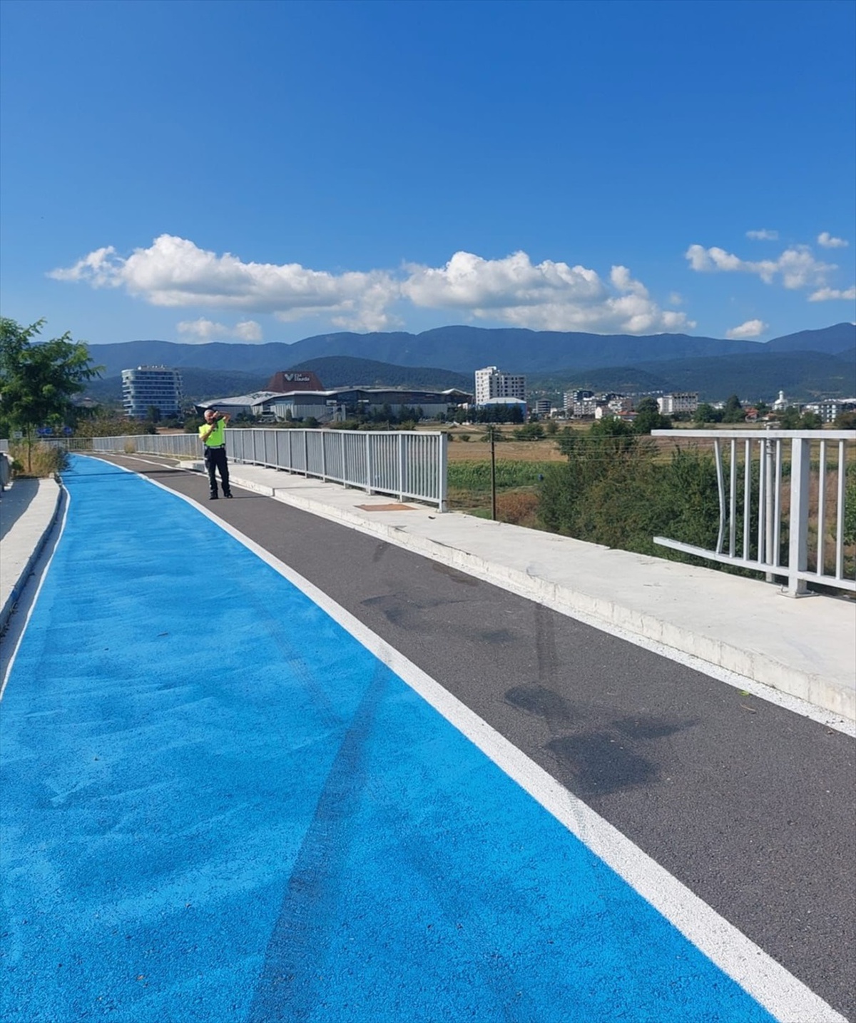 Bolu\'da Hafif Ticari Araç Köprüden Su Kanalına Düştü: 1 Ölü, 1 Yaralı