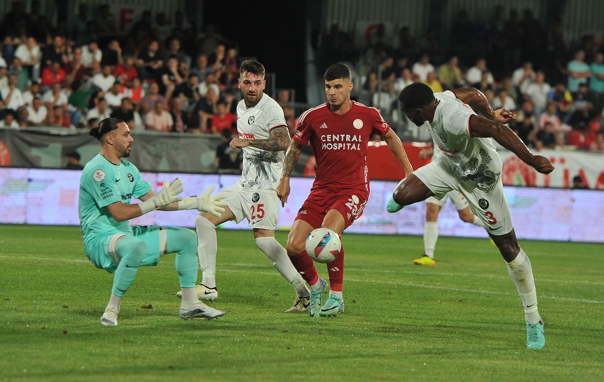 Ümraniyespor, Çorum FK\'yı 3-0 mağlup etti