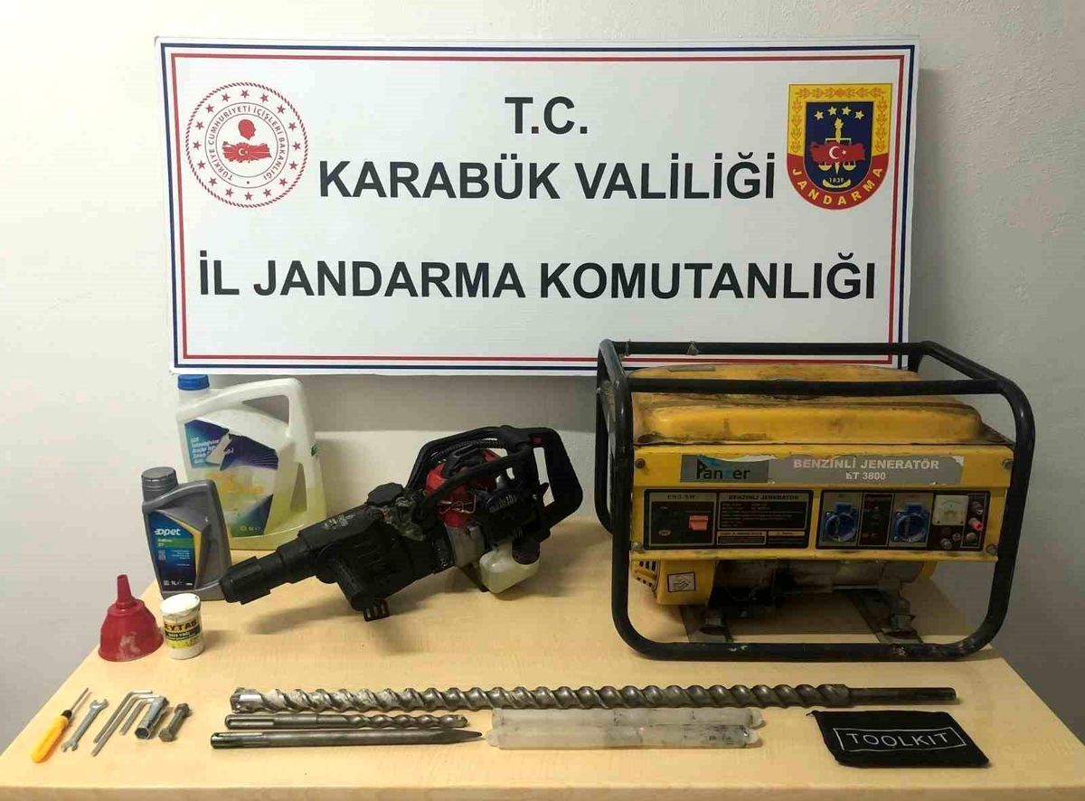 Karabük\'te Kaçak Kazı Yapan 7 Kişi Yakalandı