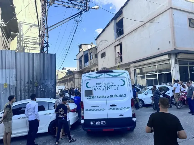 Pres makinesine sıkışan işletme sahibi feci şekilde can verdi Pres makinesine sıkışan işletme sahibi feci şekilde can verdi