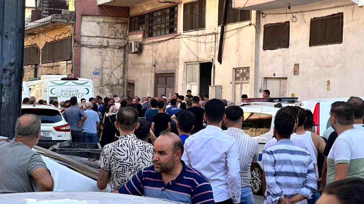 Gaziantep\'te Poşet Fabrikasında İşçi Hayatını Kaybetti