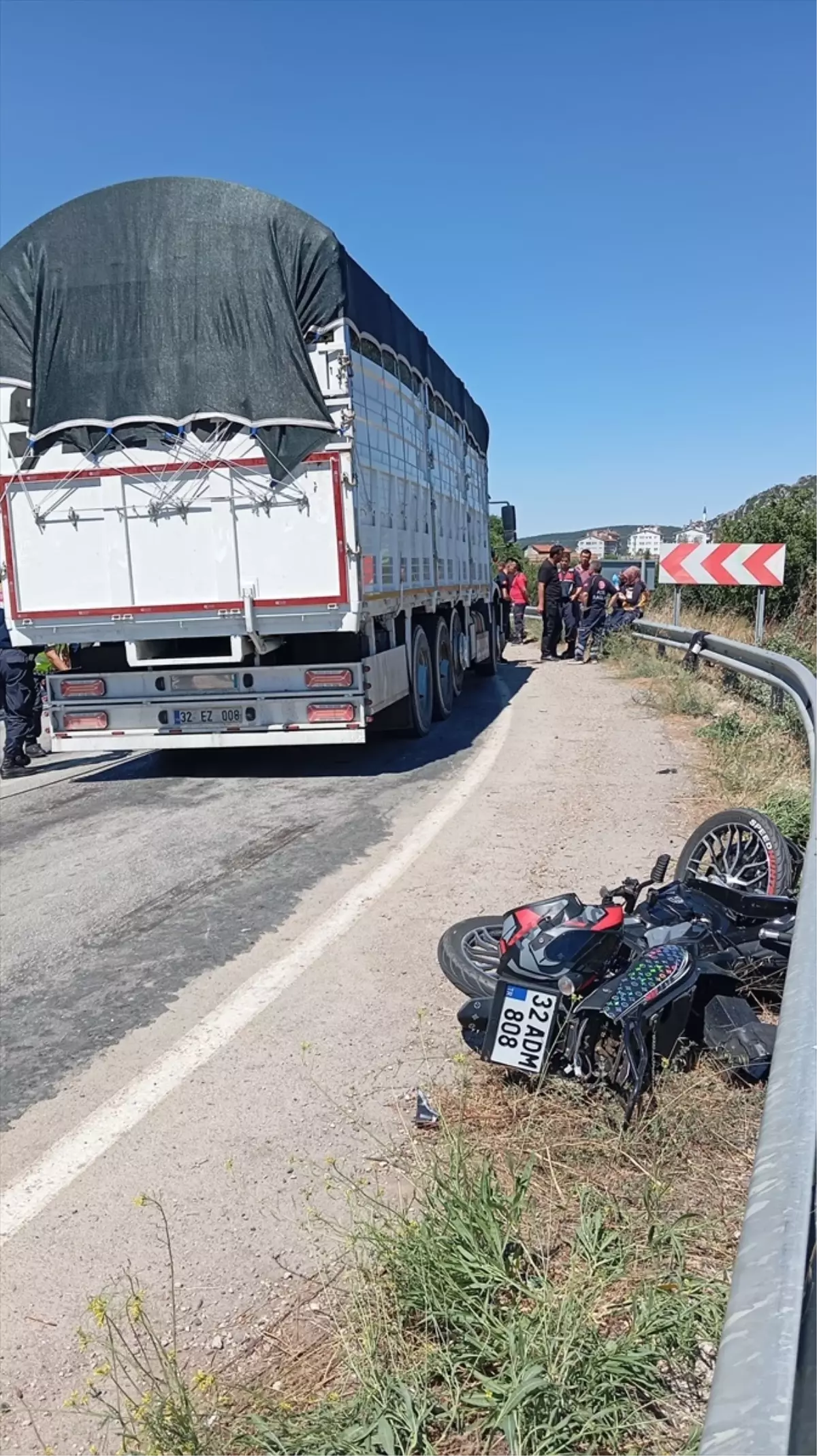 Isparta\'da kamyonla motosiklet çarpışması: 2 ölü