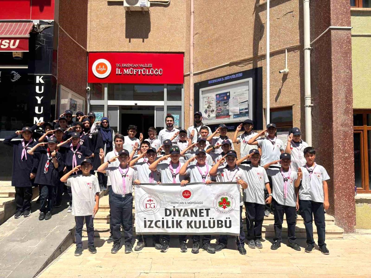 Erzincan İl Müftülüğü Diyanet İzcilik Kulübü öğrencileri izcilik kampına uğurlandı