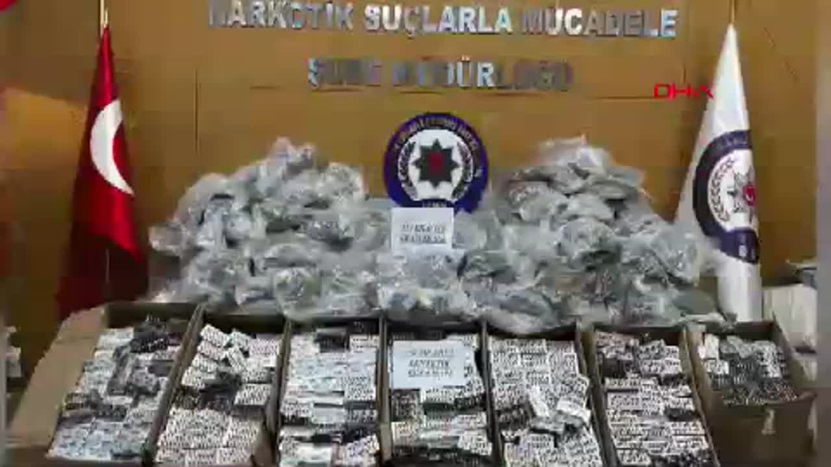 İzmir\'de 124 kilo esrar ve 350 bin adet sentetik ecza hap ele geçirildi