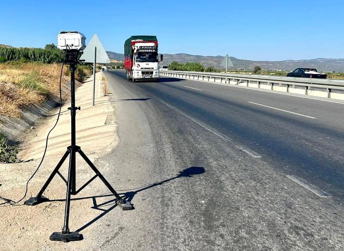Manisa\'da Trafik Denetiminde 12 Sürücüye İşlem Yapıldı
