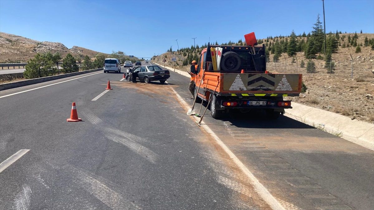 Antalya Kara Yolunda Trafik Kazası: Sürücü ve Eşi Yaralandı