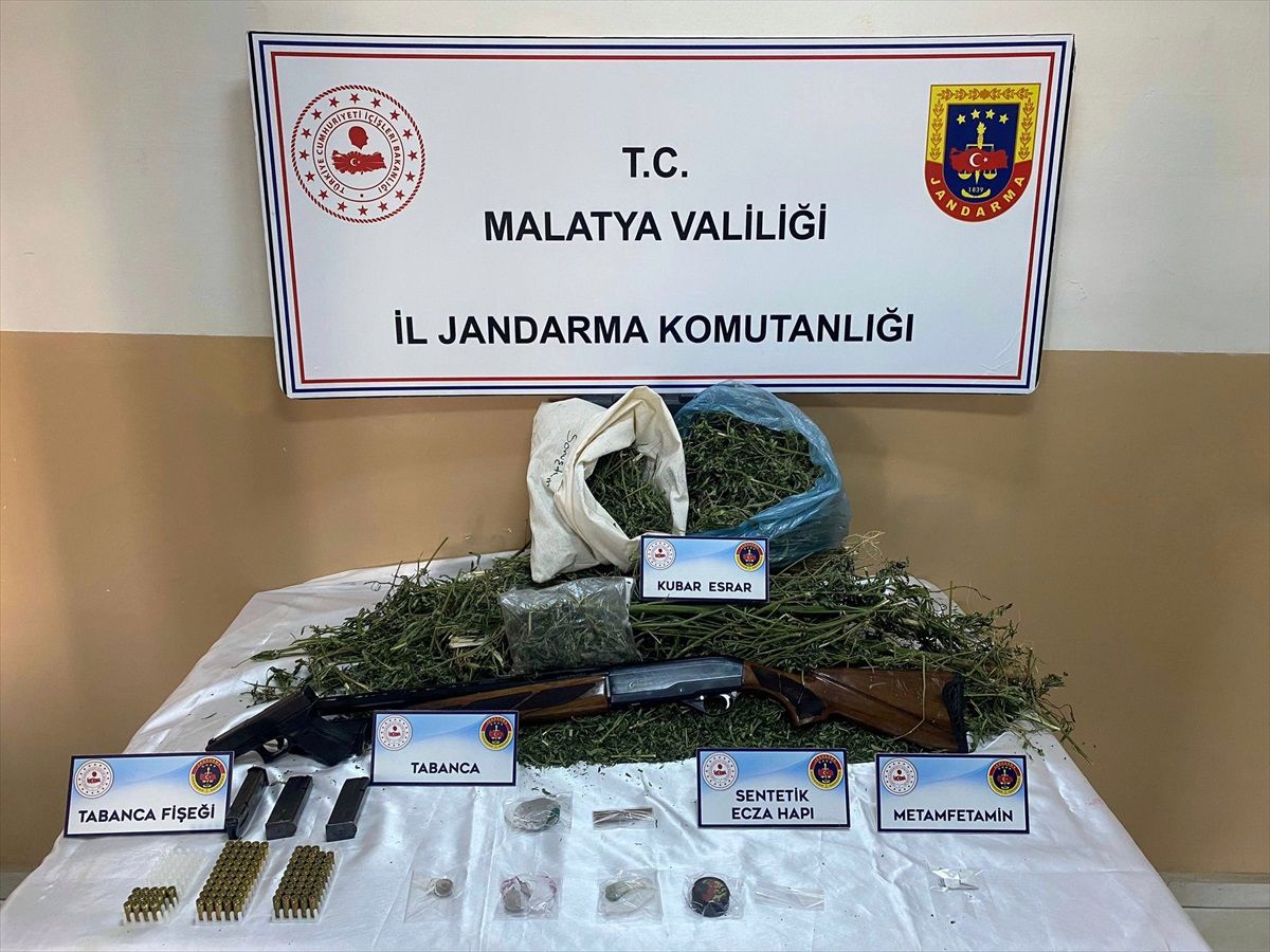 Malatya\'da Uyuşturucu Operasyonunda 3 Kilogram Esrar Ele Geçirildi