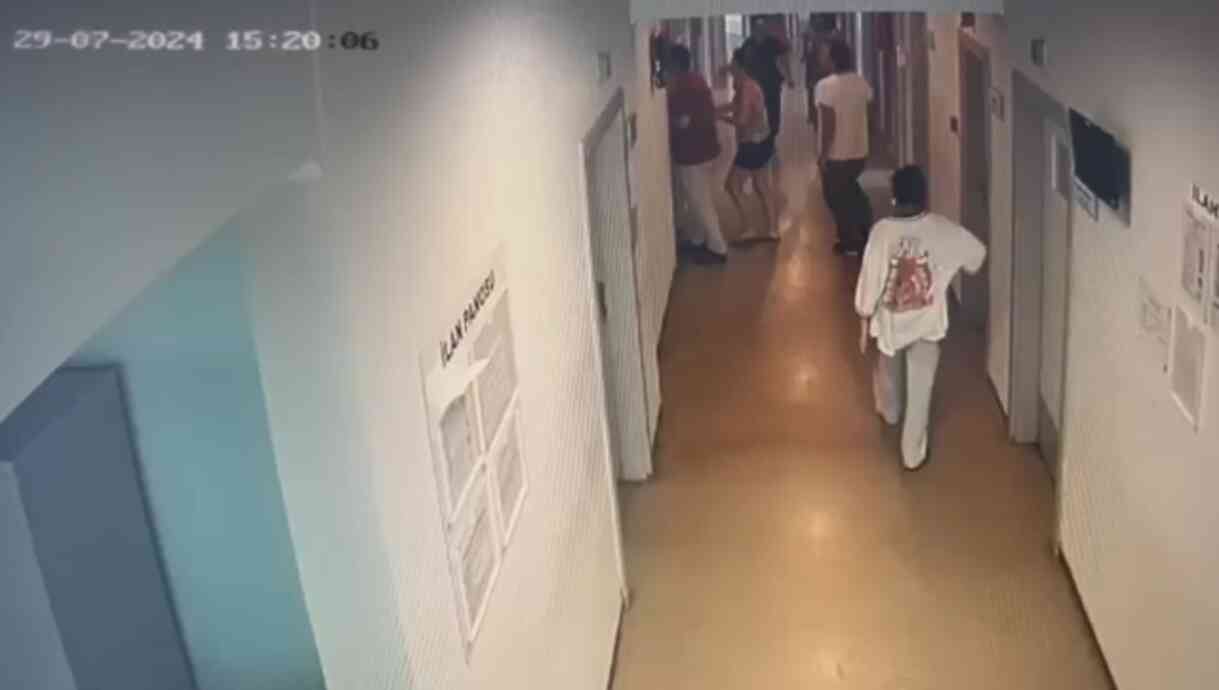Mesleği bırakıyor! Hasta yakınlarının saldırdığı doktor taburcu edildi Mesleği bırakıyor! Hasta yakınlarının saldırdığı doktor taburcu edildi