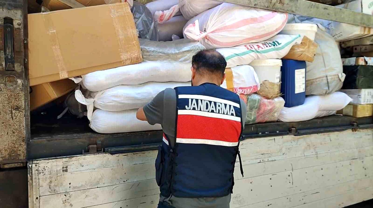Aksaray\'da Kaçak Tütün Operasyonu
