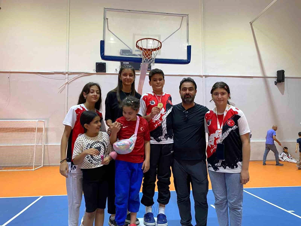 YayTanSay Kulübü Sporcuları Yıldızlar TaeKwonDo İl Seçmelerinde 8 Madalya Kazandı