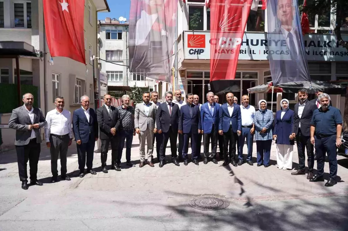 AK Parti Heyeti Kayseri\'deki Siyasi Partileri Ziyaret Etti