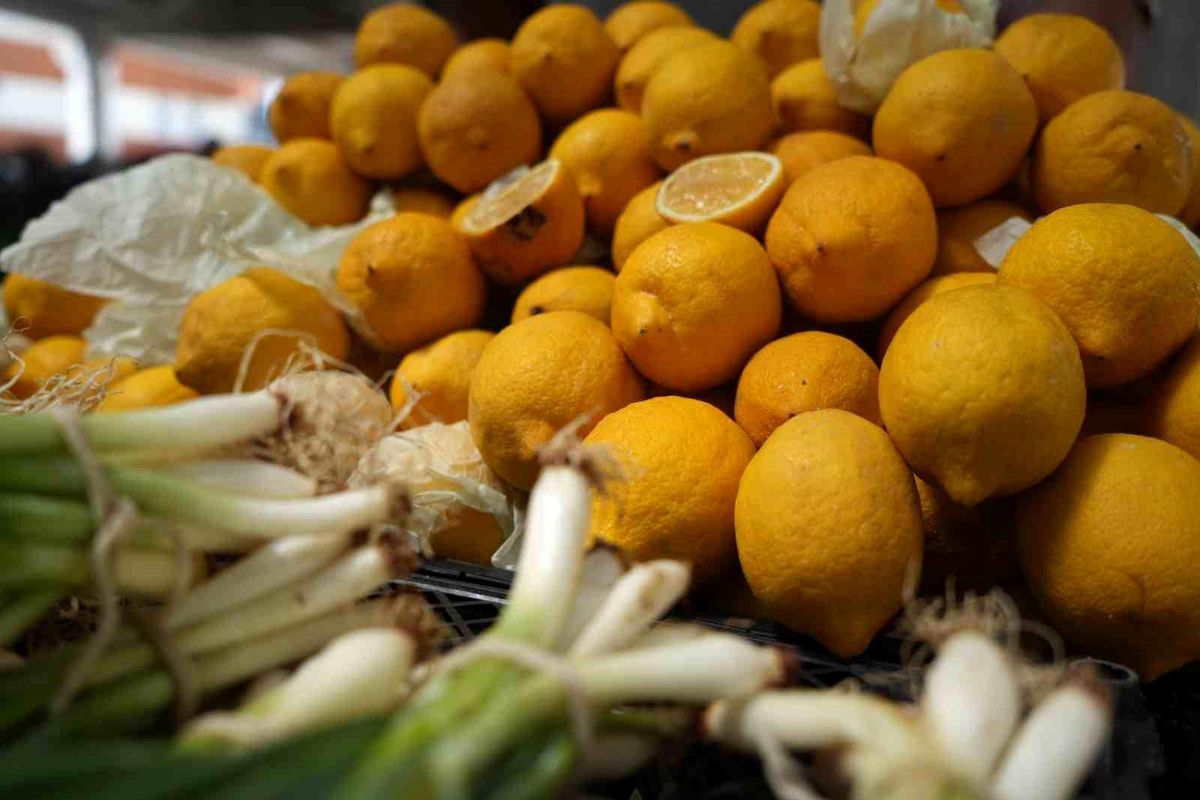 Çayın limonlu içildiği Bayburt\'ta artan limon fiyatları çayların tadını kaçırdı