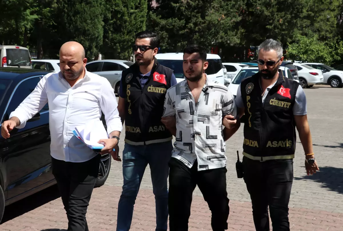 Antalya\'da çekici şoförü tabancayla öldürüldü