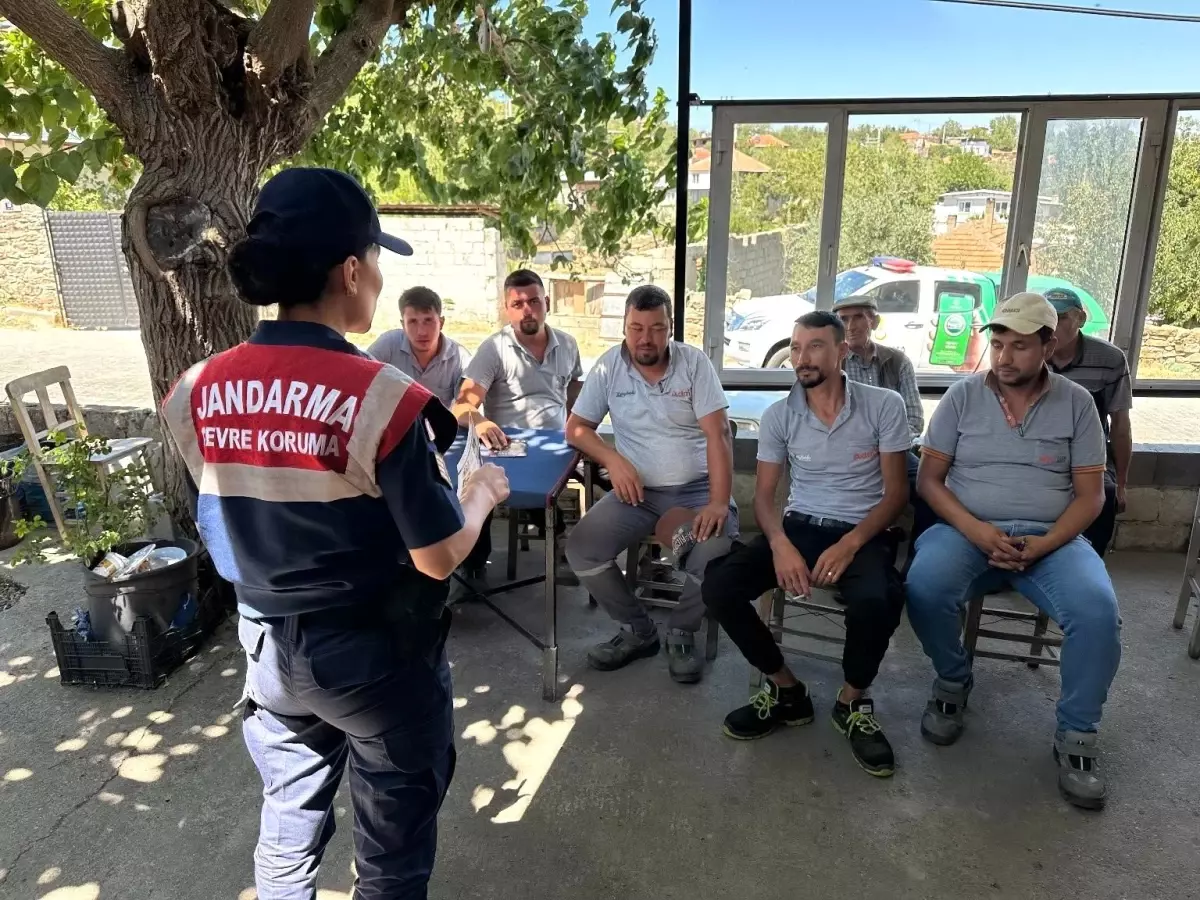 Aydın\'da Jandarma Yangın Risklerine Karşı Vatandaşları Bilgilendirdi