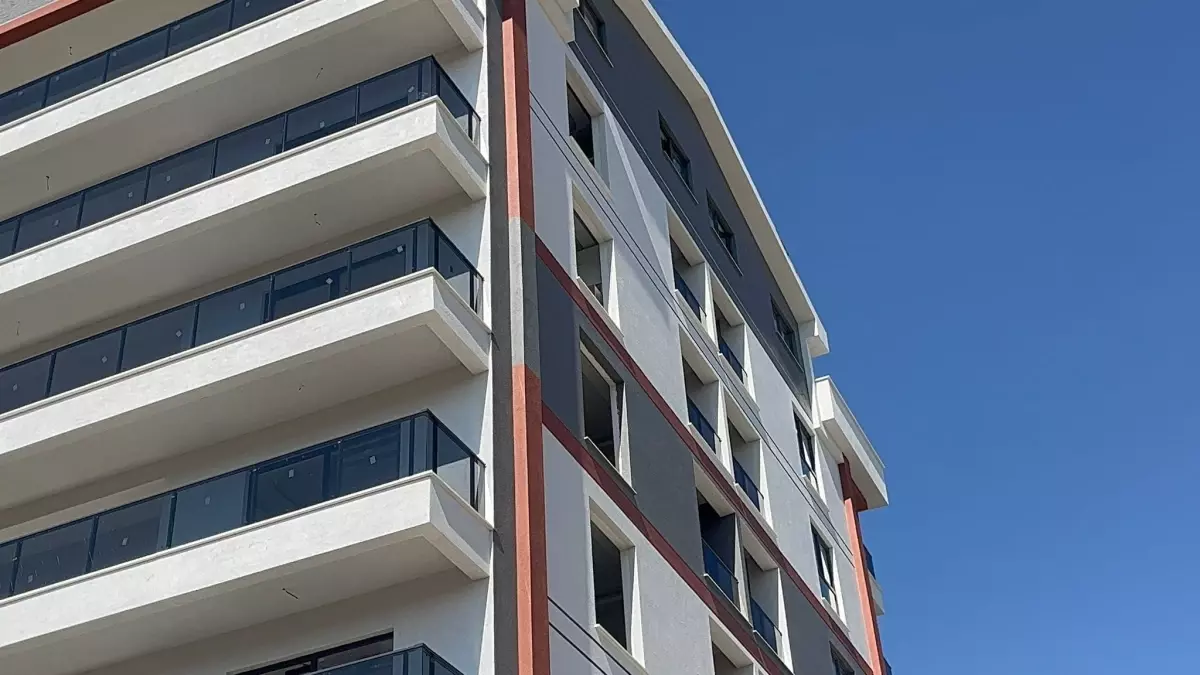 Bursa\'da Genç Kız İntihar Etti