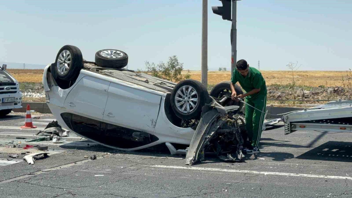 Diyarbakır Çevreyolunda Zincirleme Trafik Kazası: 4 Yaralı