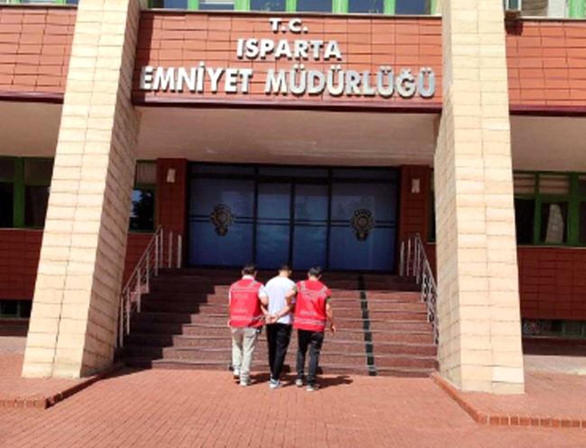 Isparta\'da 17 yıl hapis cezası ile aranan firari yakalandı