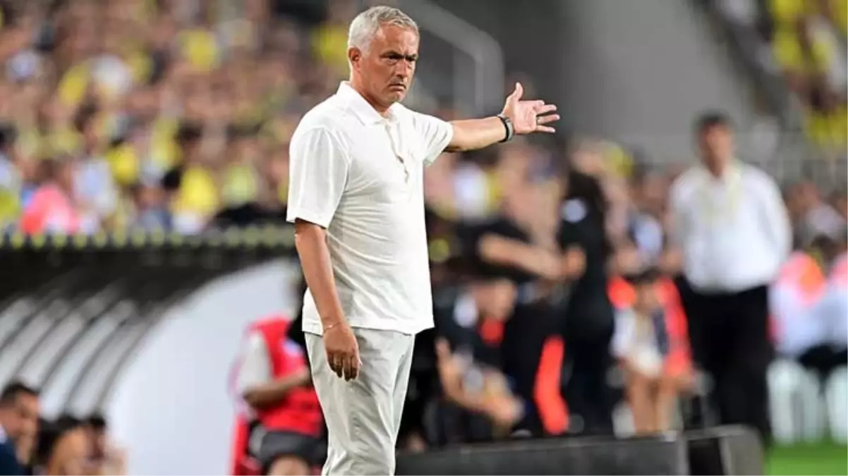 Mourinho\'dan sol bek kararı! Fenerbahçe\'nin Lille maçı ilk 11\'i belli oldu