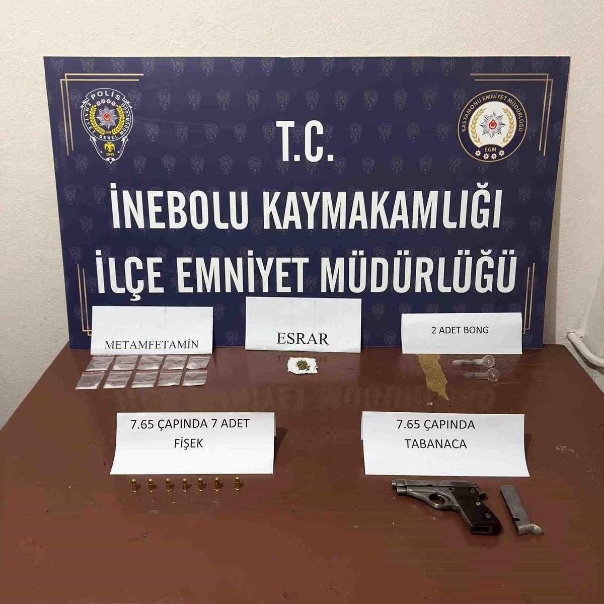 Kastamonu\'da Uyuşturucu ve Ruhsatsız Tabanca Yakalandı
