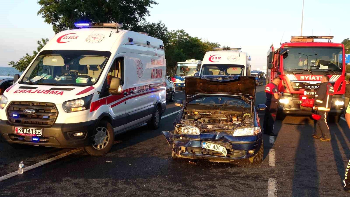 Ordu\'da Zincirleme Trafik Kazası: 3 Kişi Yaralandı