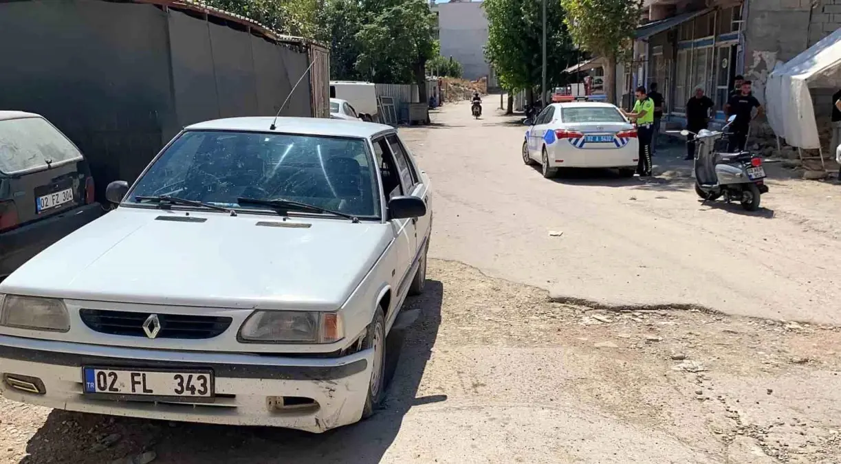 Adıyaman\'da Otomobil ile Motosiklet Çarpıştı: 1 Yaralı