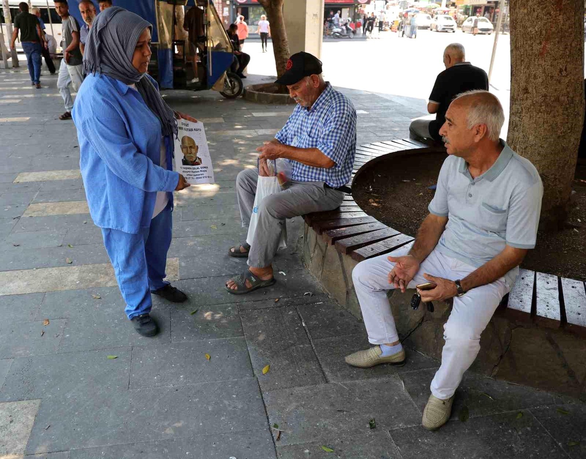 Adana\'da Kaybolan Alzaymır Hastası Babasını Arayan Kadın