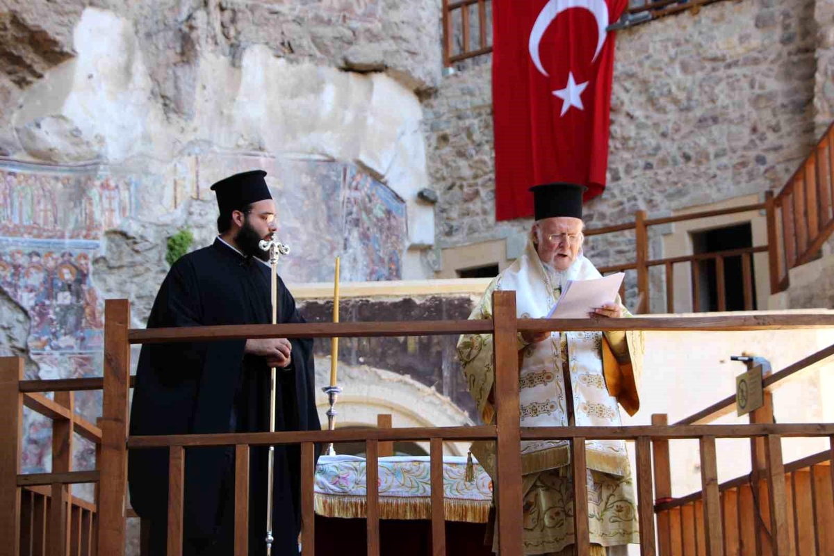 Trabzon Sümela Manastırı\'ndaki Ortodoks Ayini Bir Hafta Sonraya Ertelendi