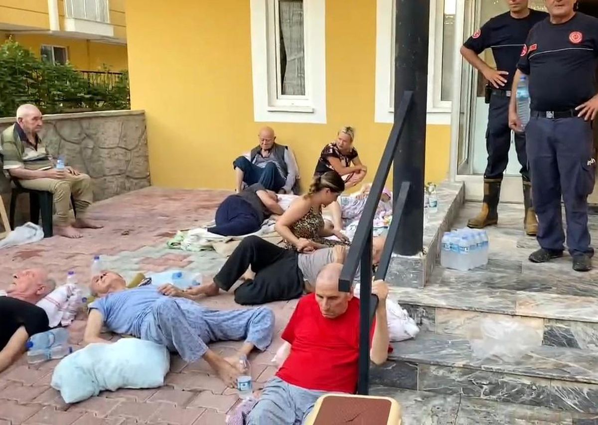 Antalya\'da Huzurevinde Yangın Çıktı
