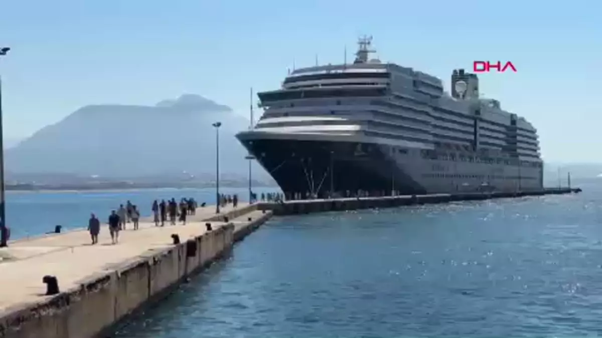 Alanya\'ya ABD\'li Turistler Getiren Kruvaziyer