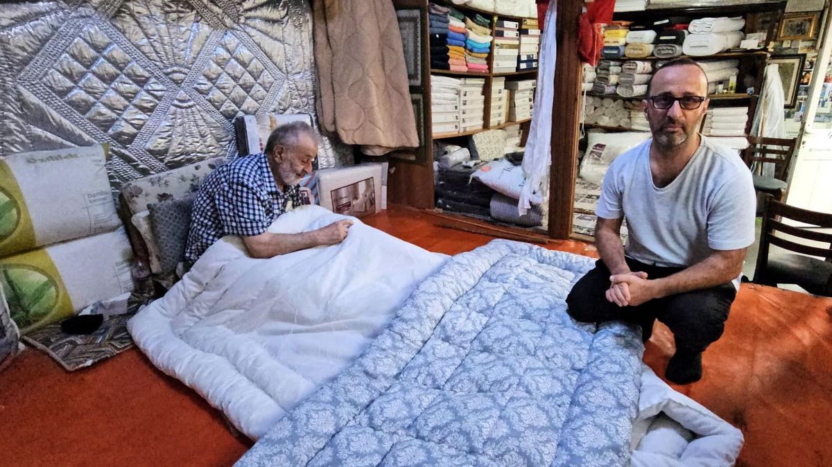 90 Yaşındaki Yorgancı 70 Yıldır Mesleğini Sürdürüyor