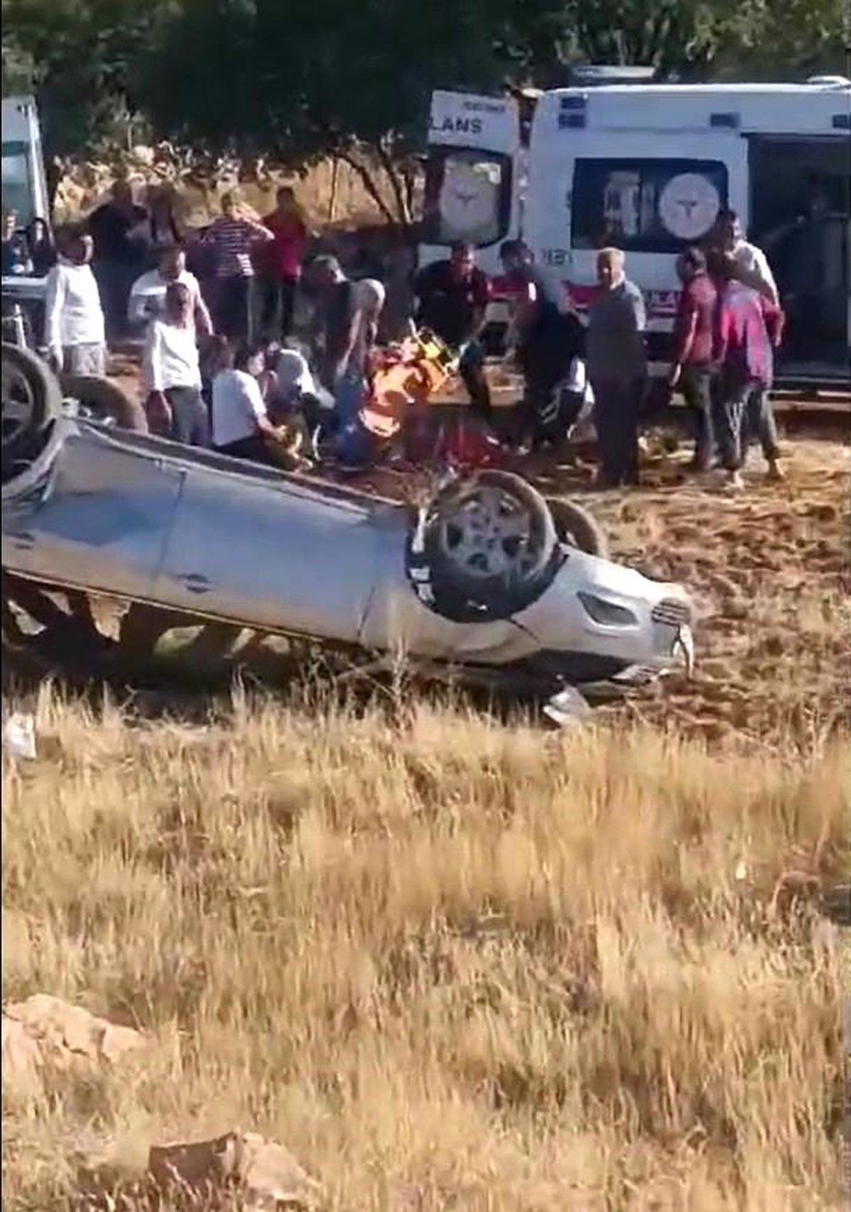 Gaziantep\'te Otomobil Tarlaya Uçtu: 5 Yaralı