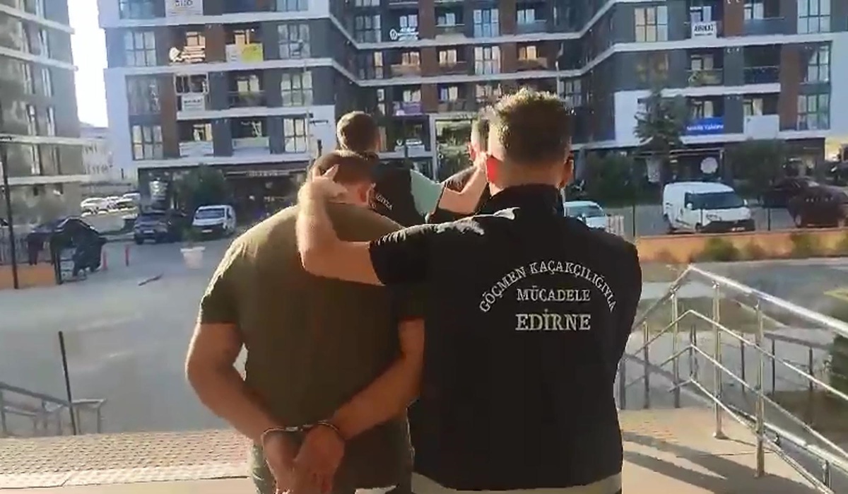Edirne\'de Kaçak Göçmen Operasyonu: 13 Göçmen ve 1 FETÖ Şüphelisi Yakalandı