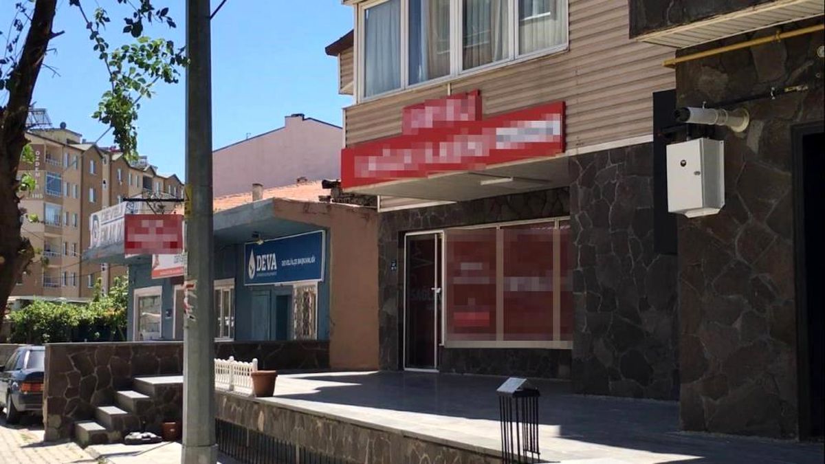 Kayseri\'de yetkisiz sağlık kabininde sünnet olan çocuğun cinsel organı kangren olduktan sonra kesildi, 2 kişi tutuklandı