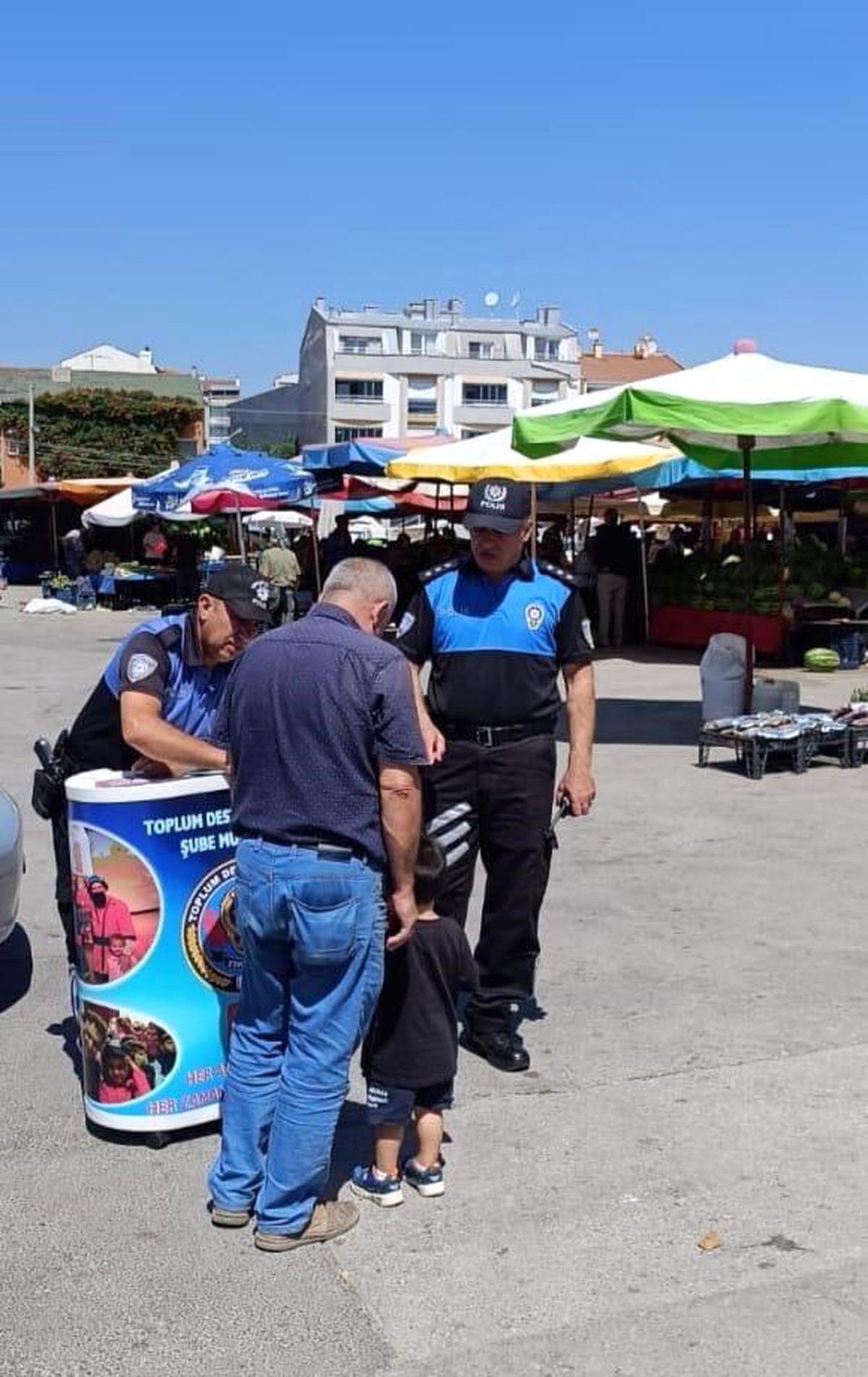 Eskişehir\'de Polis Ekipleri Vatandaşları Bilgilendiriyor