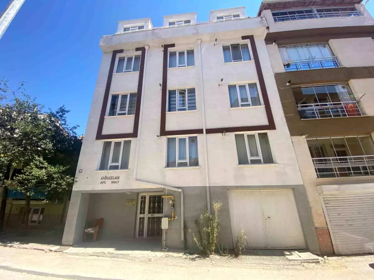 Eskişehir\'de intihar eden genç kadının erkek arkadaşı tutuklandı