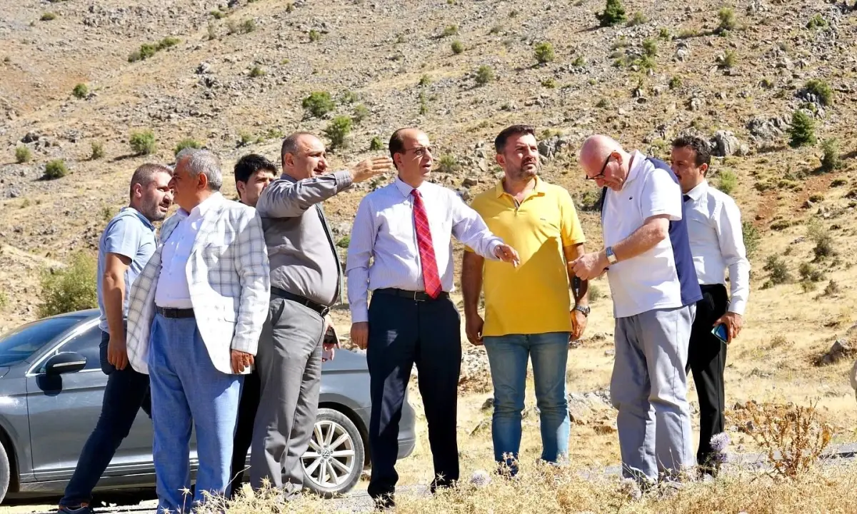 Yeşilyurt Belediyesi, Kadiruşağı Mahallesinde Futbol Saha Talebini Karşılayacak