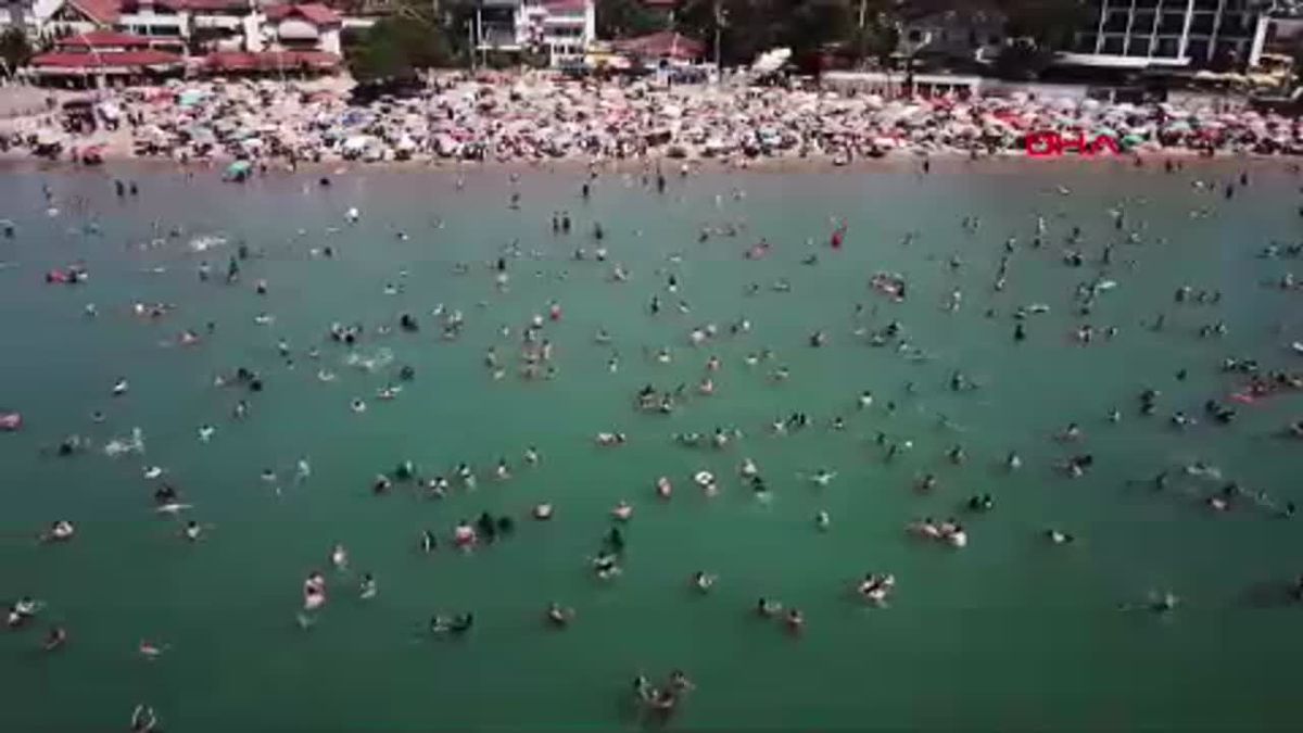 Kandıra\'da Tüm Plajlarda Denize Girmek Yasaklandı