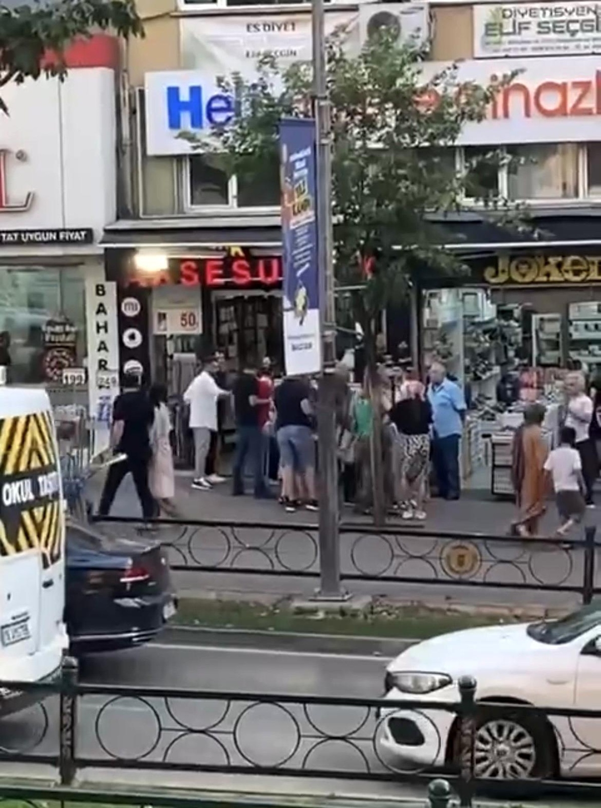 Bursa\'da Kadınlar Arasında Çıkan Kavga Kameralara Yansıdı