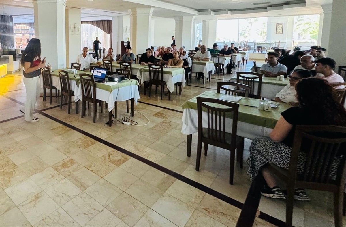 Antalya\'da bir otelde madde bağımlılığı semineri düzenlendi