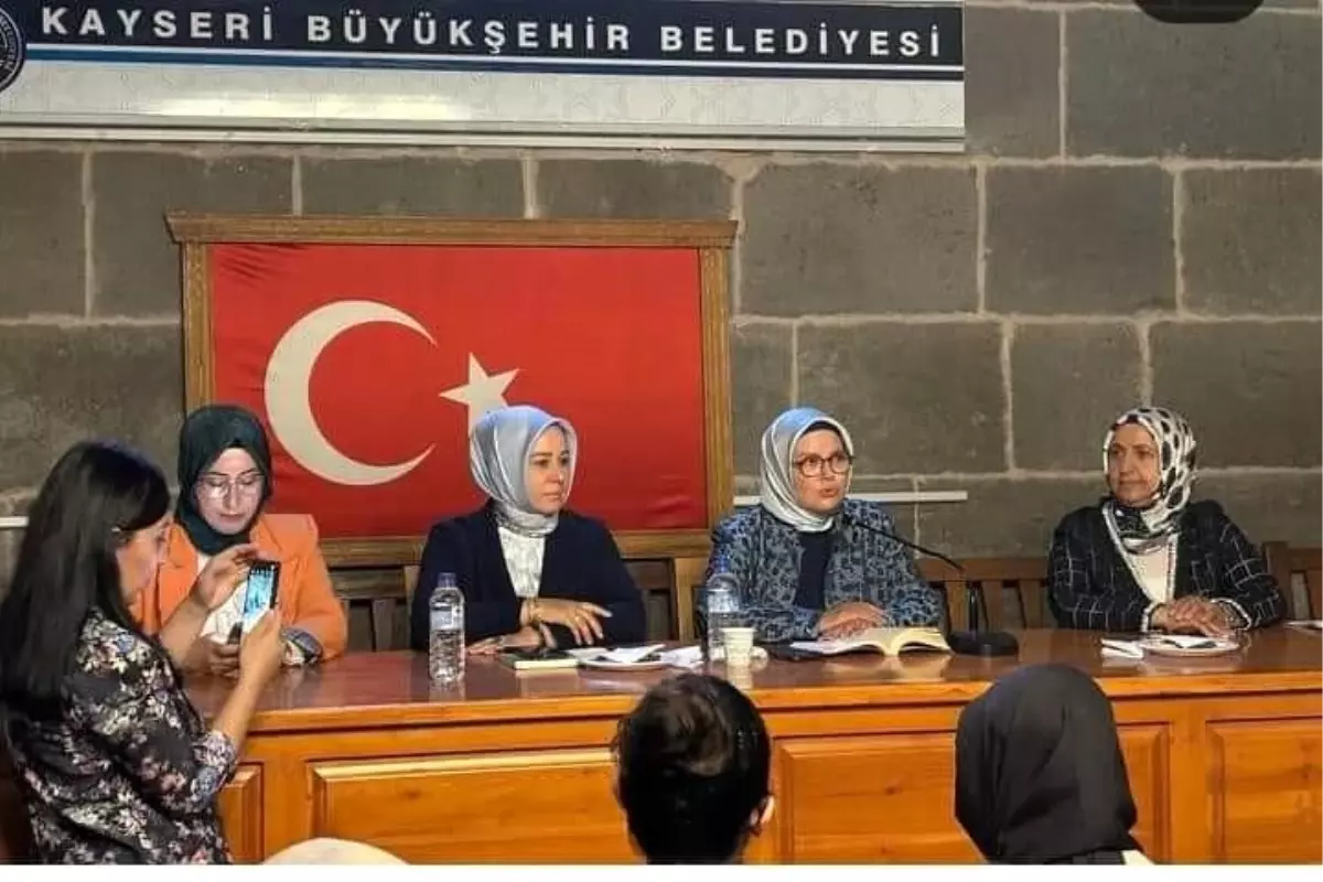 Türkiye Yazarlar Birliği Kadın Kolları Şiir Programı Gerçekleştirildi