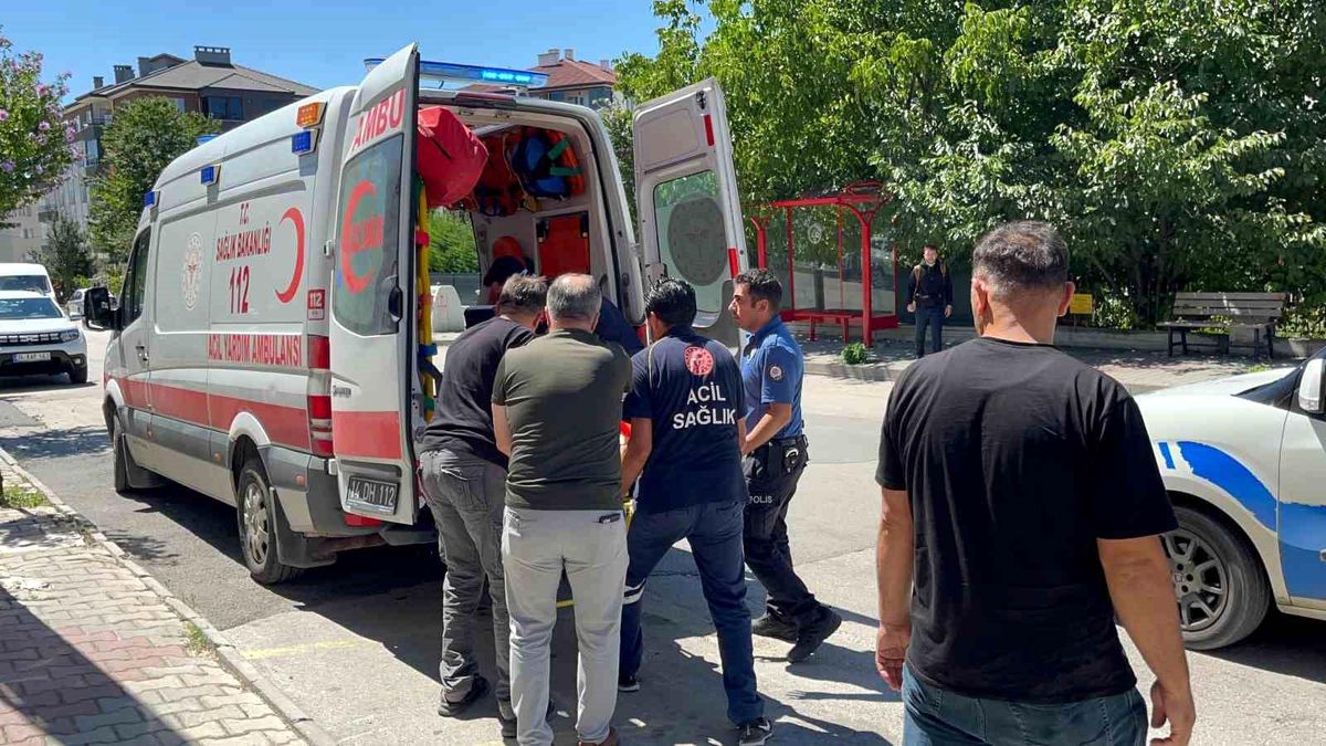 Bolu\'da oğluna veda mesajı atan kadın, eşinin beylik tabancasıyla kendini yaraladı