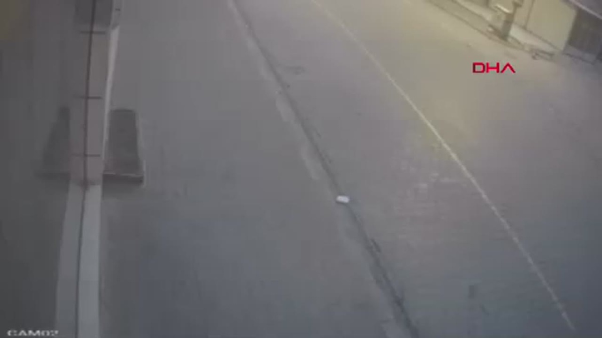Otomobil Çalan Şüpheliler Motosikletle Yakalandı